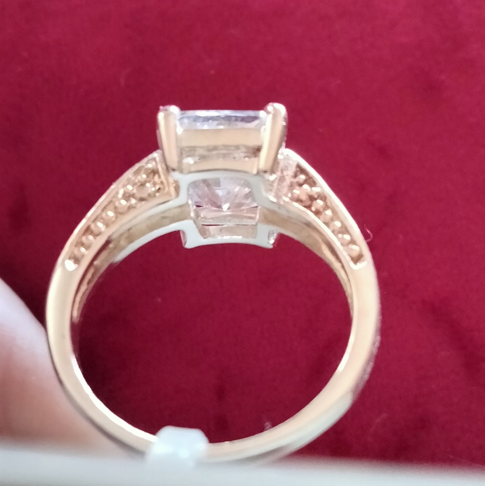 💍💖💎 BEAUTIFUL CUBIC RING, SIZE 9 - Picture 6 of 6